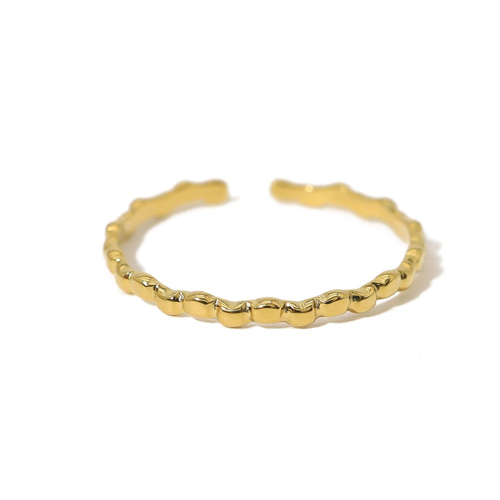 Anel Minimalista com Design Texturizado