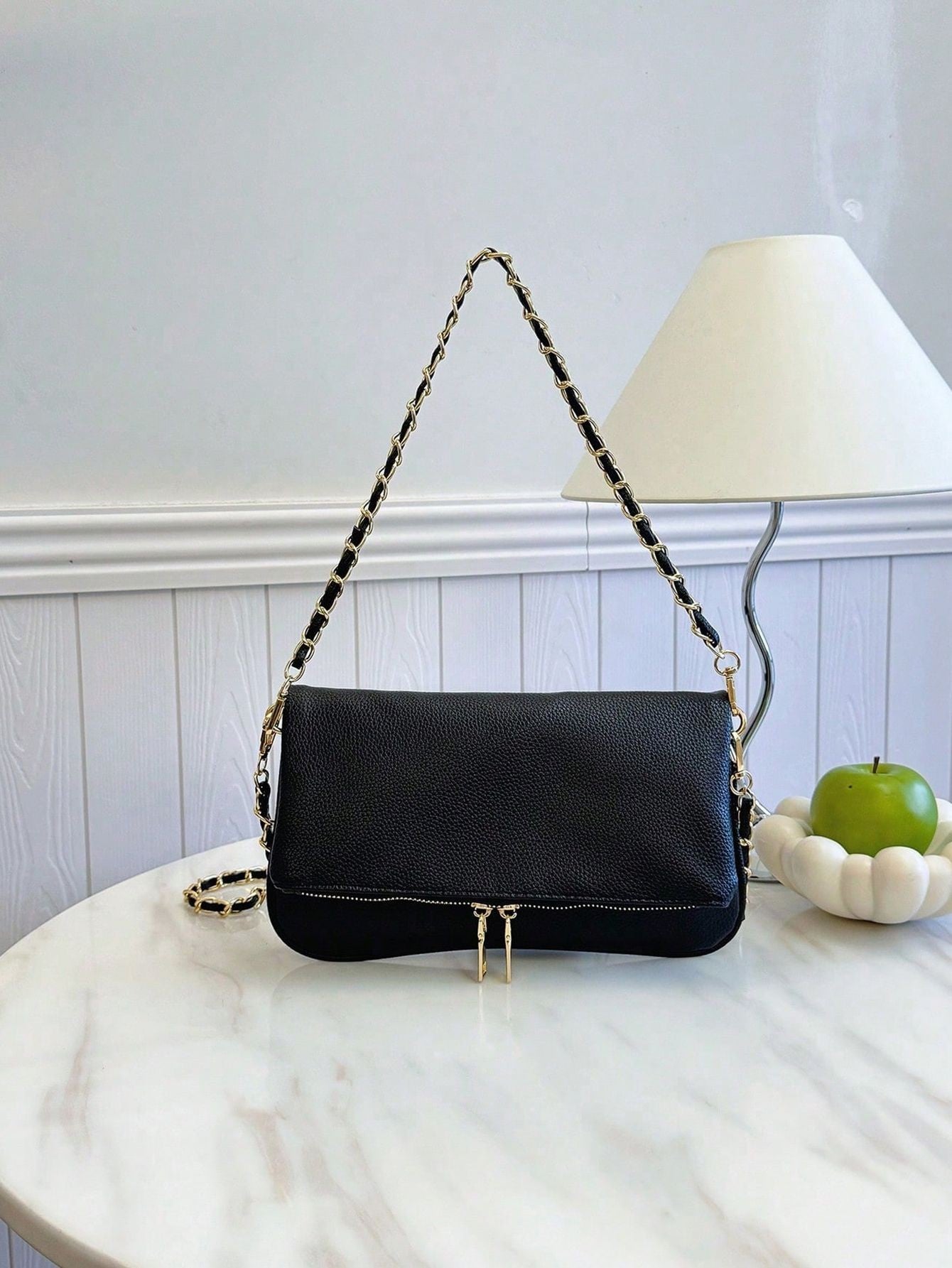 Bolsa de Ombro Clássica com Corrente Elegante