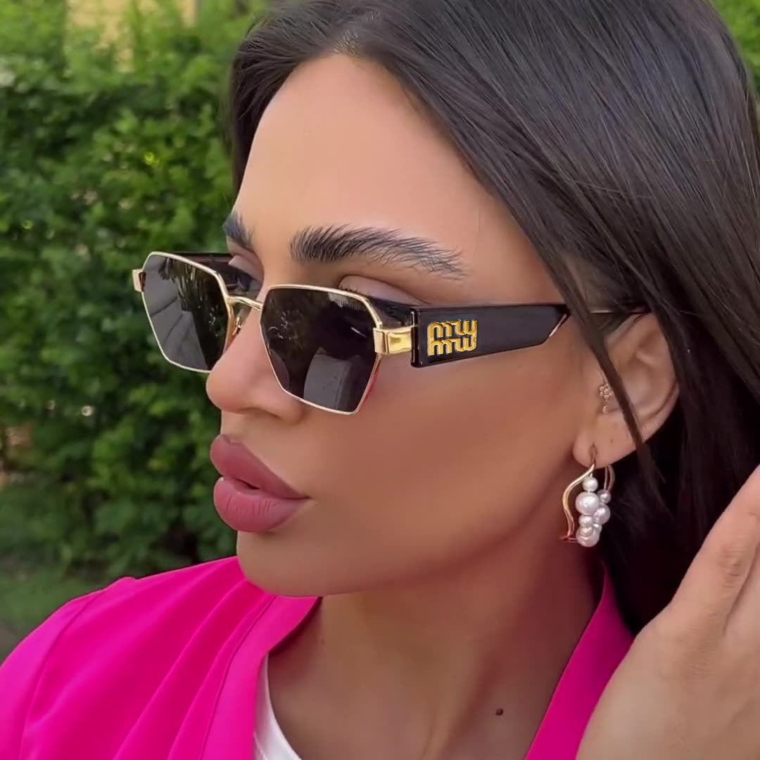 Óculos de Sol Feminino com Hastes Personalizadas