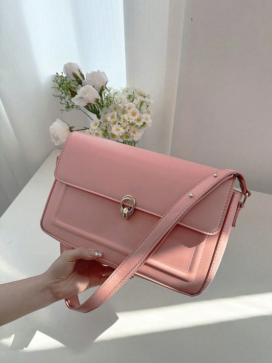 Bolsa Crossbody com Design Clássico e Fecho Metálico
