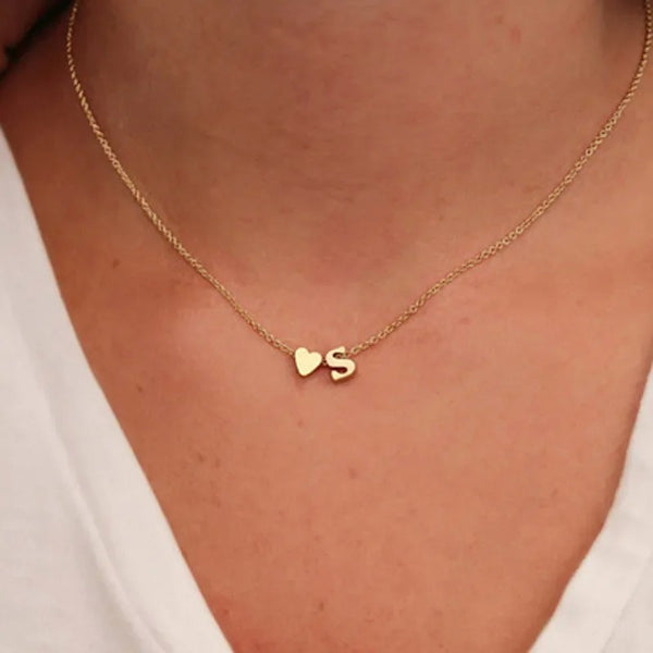 Colar Personalizado com Inicial e Coração
