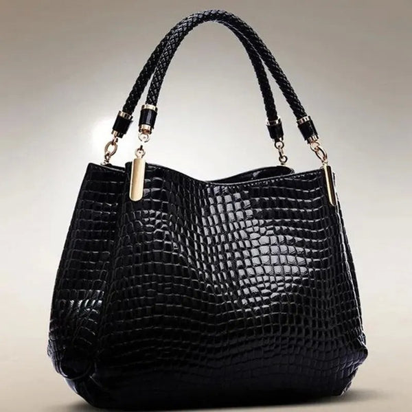 Bolsa Grande Preta com Textura Luxuosa