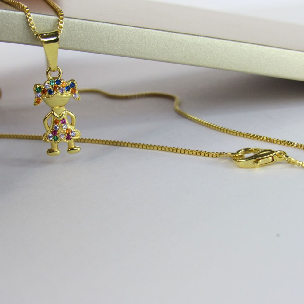 Colar Pingente Menina com Zircônia Colorida Banhado em Ouro 18k